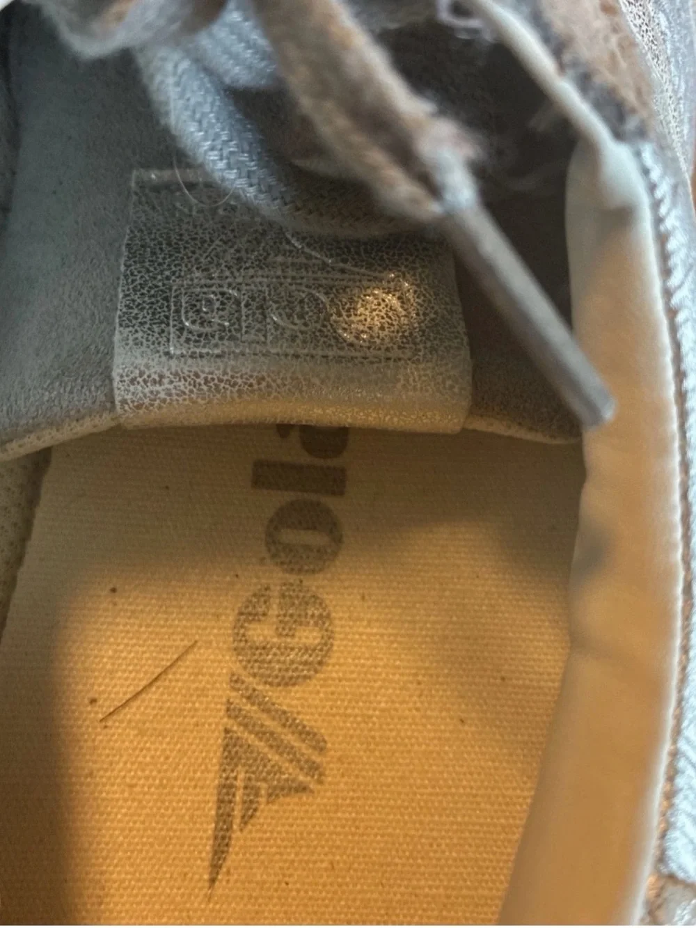 GOLA BOSTON 78 METALLIC Size 9 Grey  Very Nice